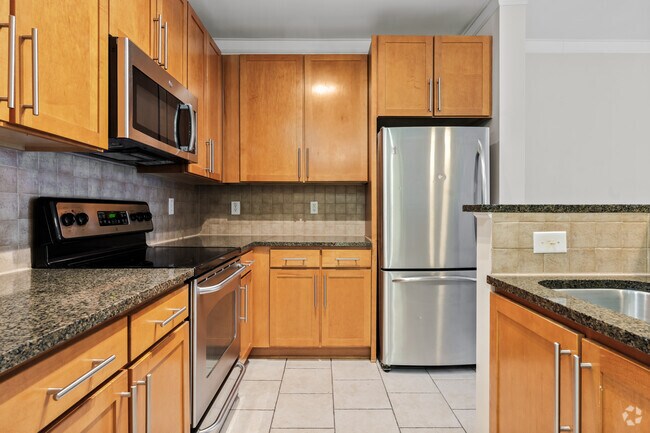 1HAB, 1BA - 872 ft² - Berkeley Park