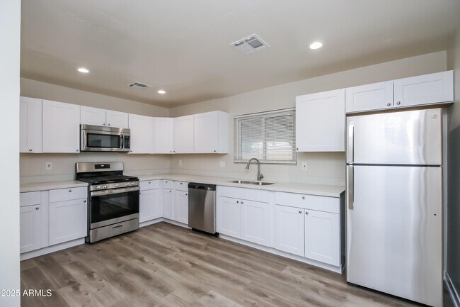 Foto del edificio - 410 N 97th St