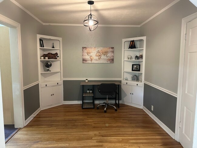 Open Office Area - 4624 Calmont Ave