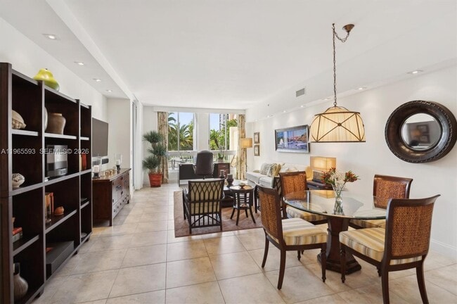 Building Photo - 765 Crandon Blvd