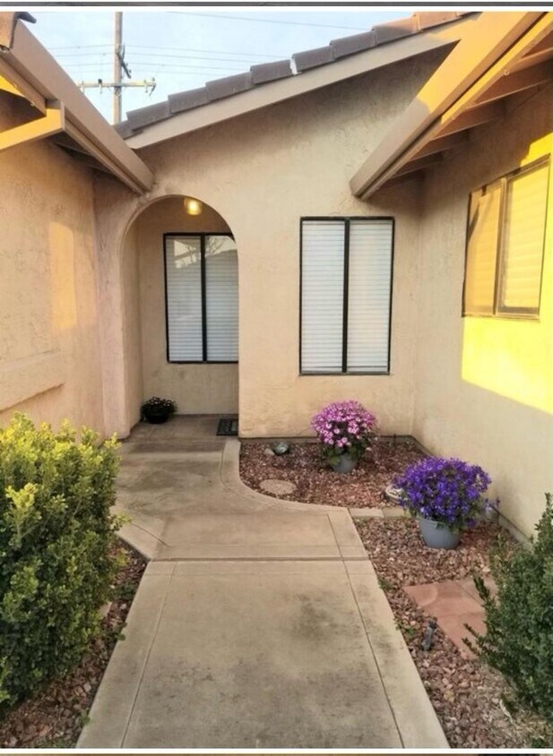 Foto principal - 1305 Trinity Way