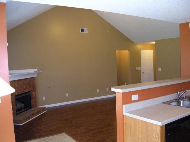 Foto del edificio - 6706 Whitten Grove Cove
