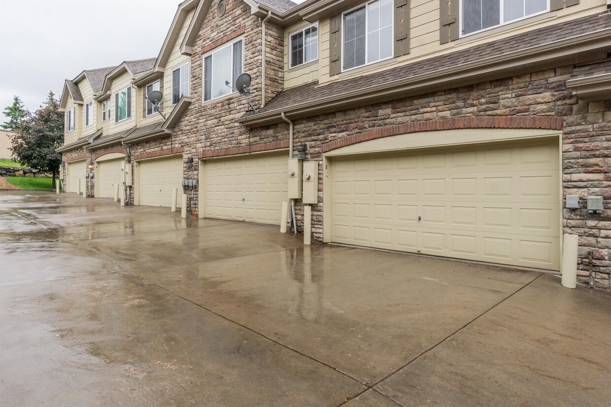 Primary Photo - 11246 Osage Cir