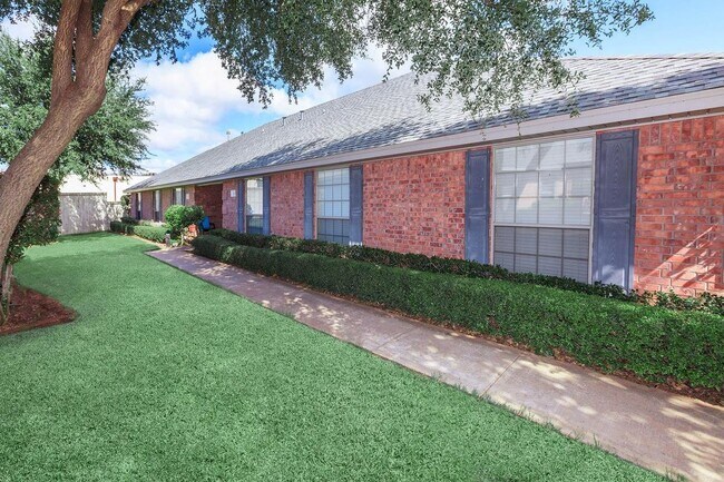 Building Photo - 5020 Taft Blvd