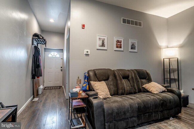 Foto del edificio - 116 S Fellowship Rd