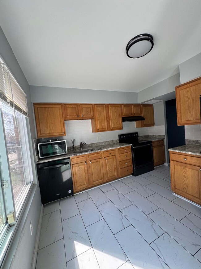 Kitchen - 1212 Valley St