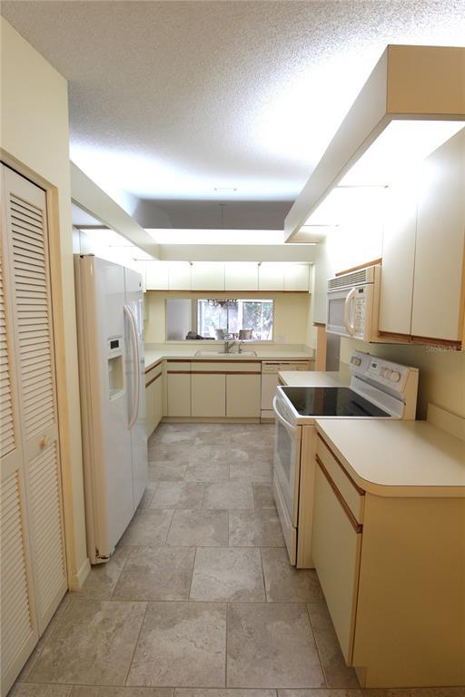 Foto del edificio - 4341 Madeira Ct