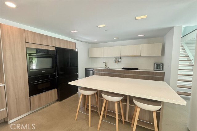 Foto del edificio - 180 S Grand Oaks Ave