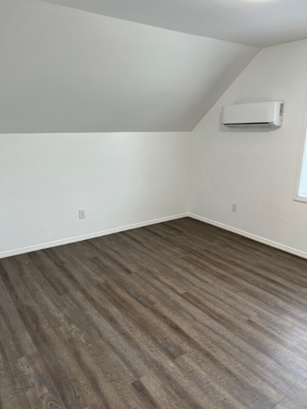 1318 S 3rd St Unit 3, Mount Vernon, WA 98273 Room for Rent in Mount