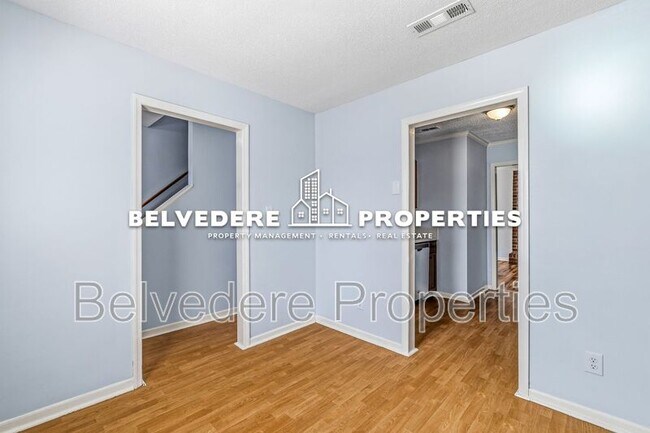 Foto del edificio - 327 Mar-Don Hills Ct