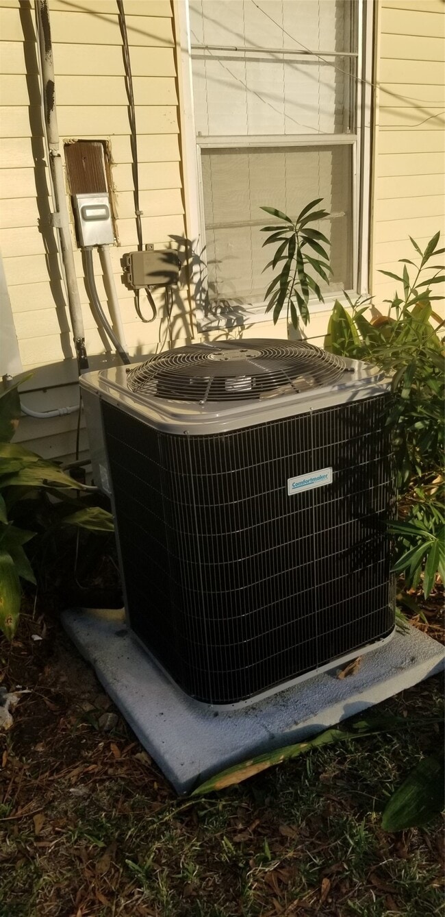 Building Photo - 1305 Bettes St