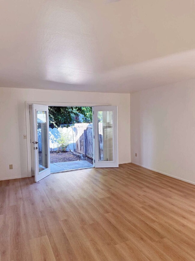 Building Photo - 2BD/1BA Single-Level Home Near Sonoma Plaza | Available Now!