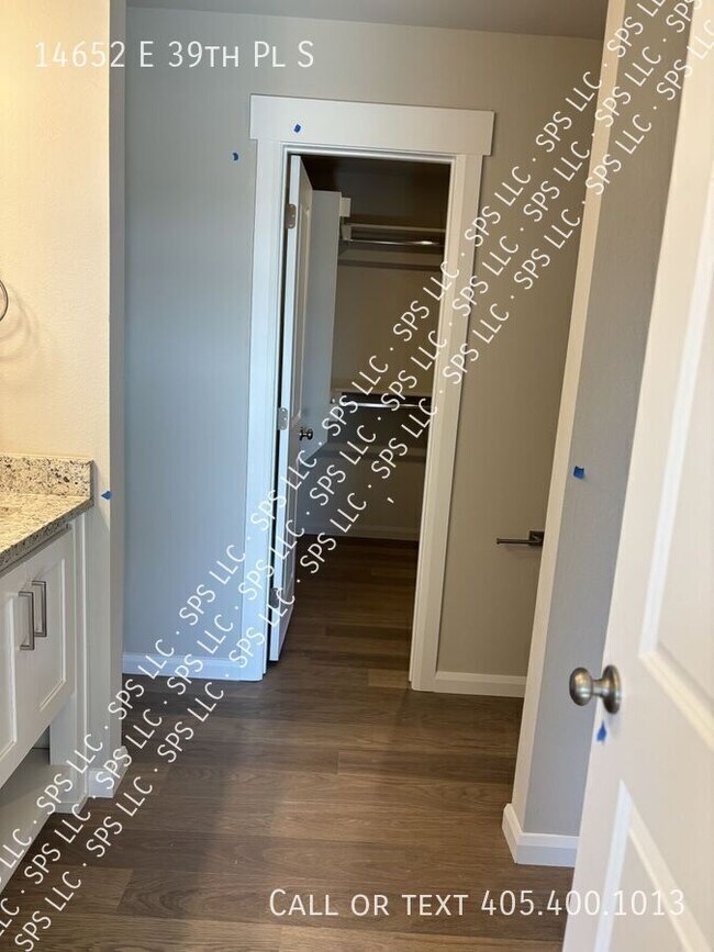 Foto del edificio - 14652 E 39th Pl S