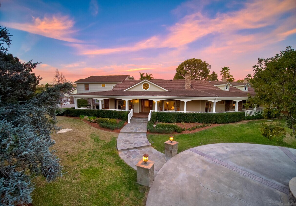 Primary Photo - 2906 Wishbone Way
