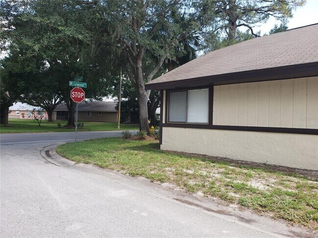 Building Photo - 709 Castlewood Dr