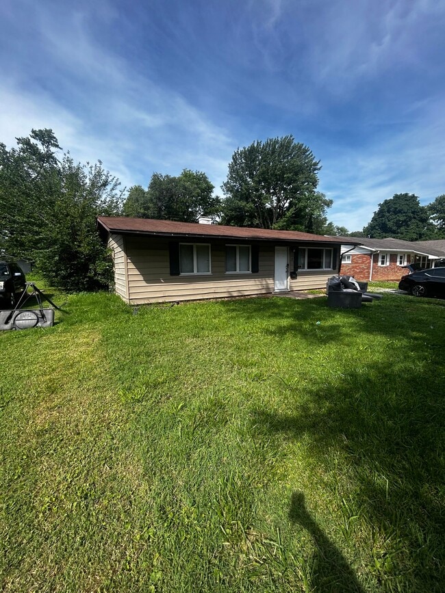 Building Photo - 13 Drexel Dr