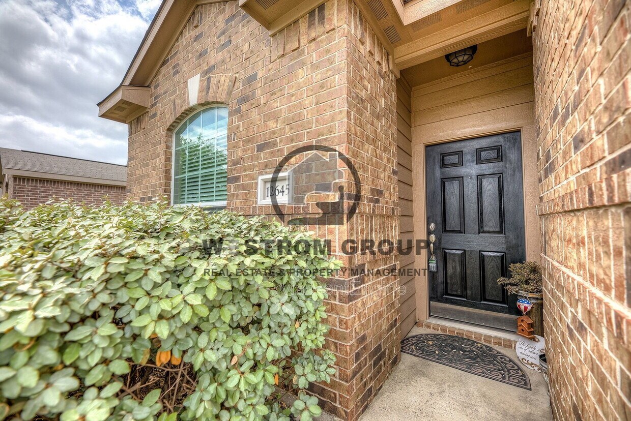 Building Photo - 12645 Forest Lawn Rd