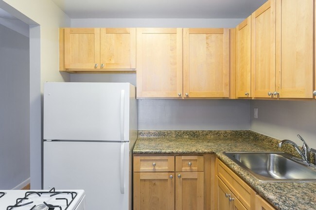 Foto del edificio - 417 E 83rd St