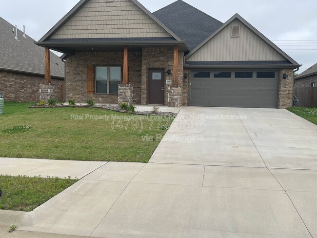 Building Photo - 1020 Trestle Ln