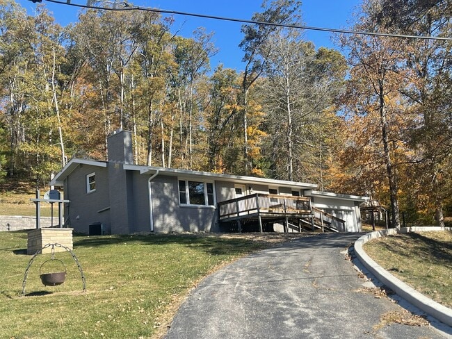 Foto del edificio - 13932 W Old Nashville Rd