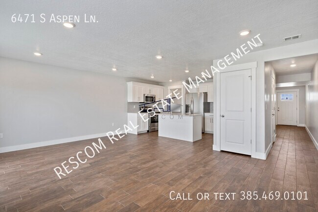 Foto del edificio - 6471 S Aspen Ln