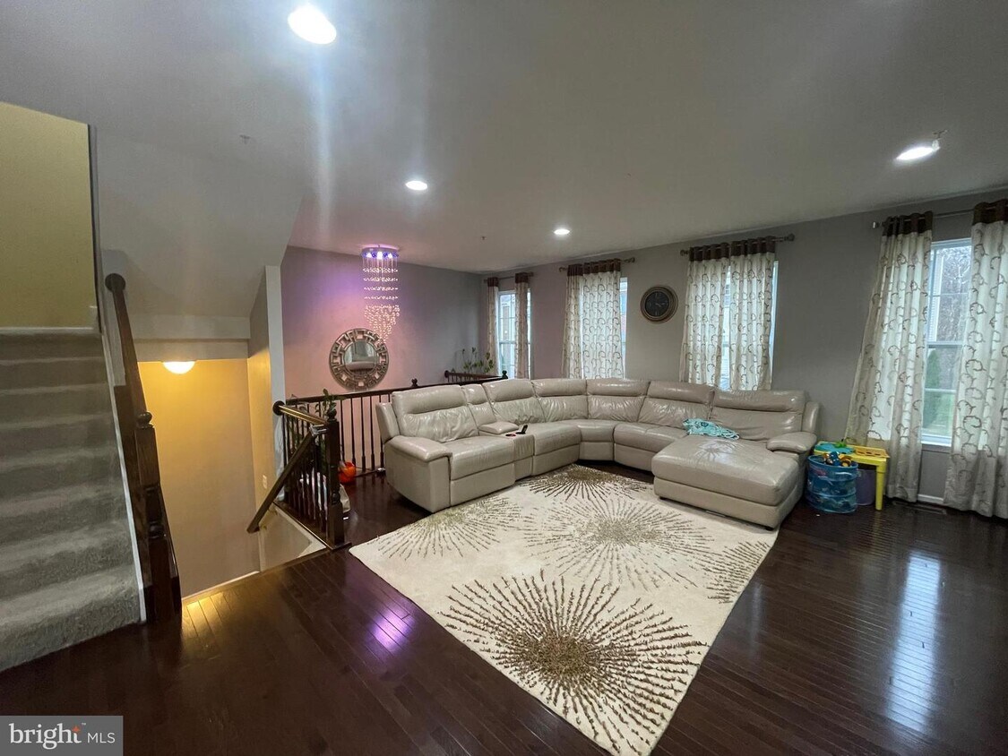 Primary Photo - 7879 River Rock Way