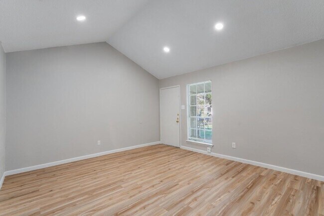 Foto del edificio - 10503 Little Pebble Dr