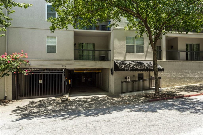 Building Photo - 1075 Peachtree Walk NE
