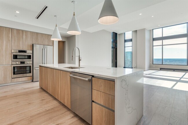 Foto del edificio - 3003 Maple Ave