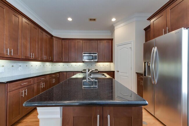 Foto del edificio - 5438 Crooms St