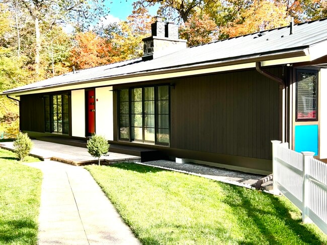 Front entrance - 16 Park Hill Ter