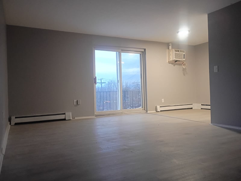 Photo - 13540 Superior Rd (East Cleveland, OH)