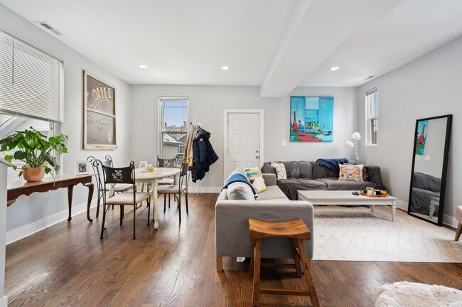 Building Photo - 1319 W Barry Ave