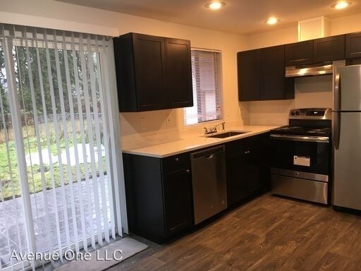 Building Photo - 506 208th St SE