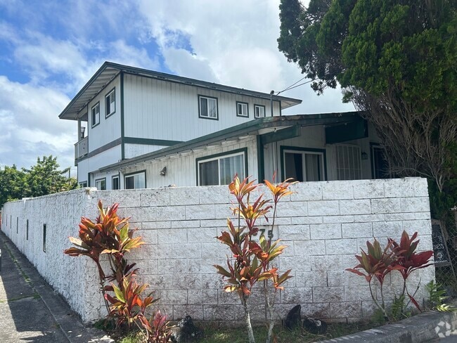 Building Photo - 675 Kihapai St