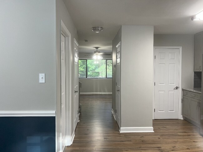 Foto del edificio - 7271 Sandy Creek Dr