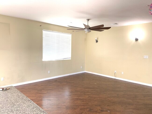 Foto del edificio - 5617 Millington Ave