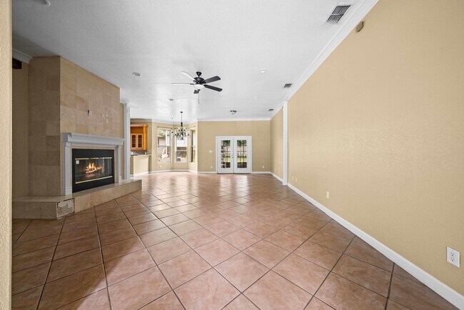 Foto del edificio - 3114 Rolling Hill Dr