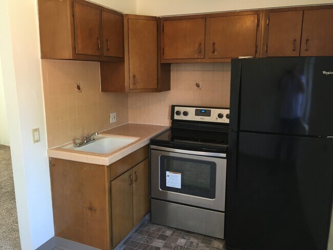 Building Photo - 68 South Wells Avenue Unit 2  / Just Reduced!