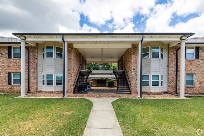 Building Photo - 890 Royce St