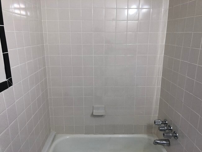 Building Photo - 553 W 148th St