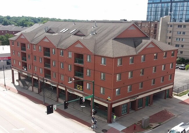 Foto del edificio - Apartments at Iowa