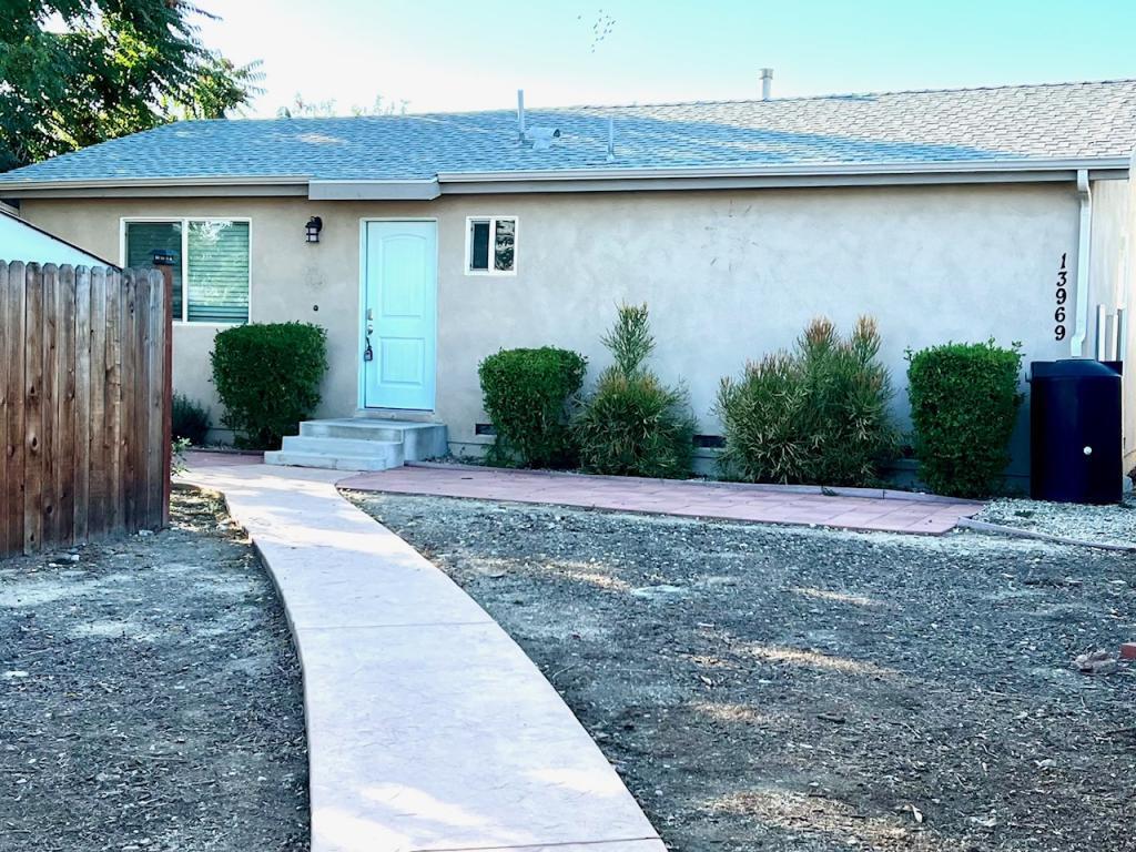 Primary Photo - 13971 Weidner St