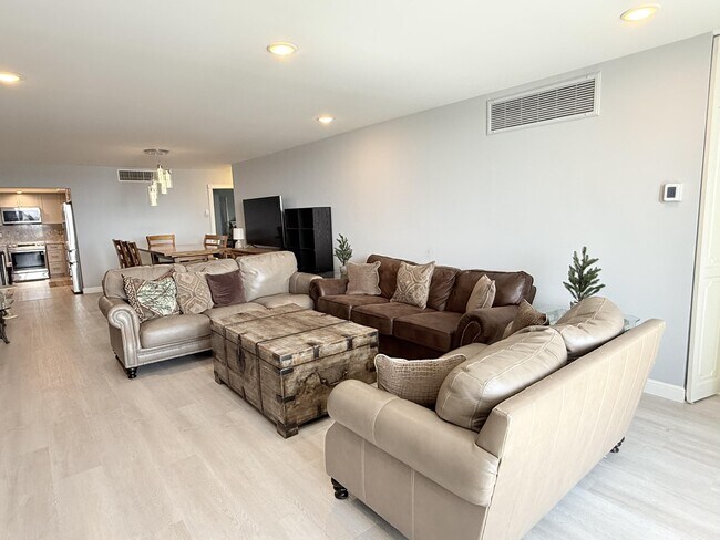 Foto del edificio - 3450 S Ocean Blvd