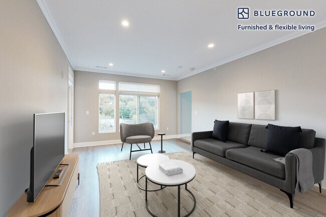 Building Photo - 240 E Shore Rd