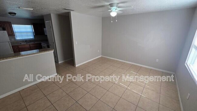 Foto del edificio - 712 Bryon Ct