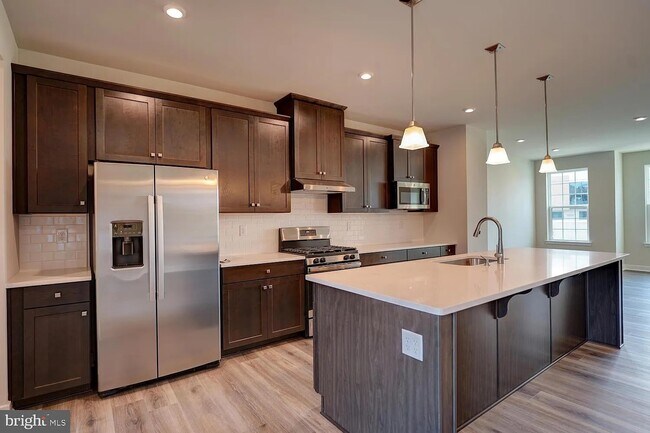 Foto del edificio - 341 E Cochran St