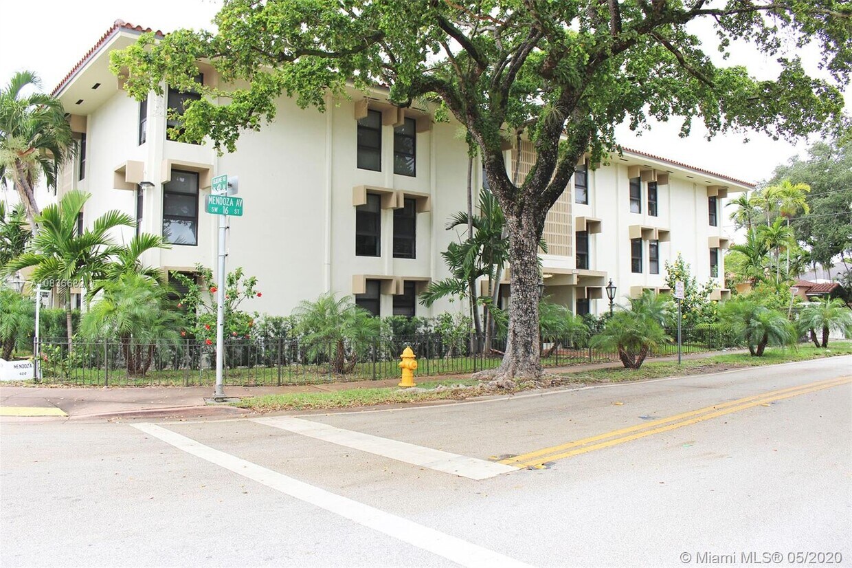 Primary Photo - 1600 S Le Jeune Rd