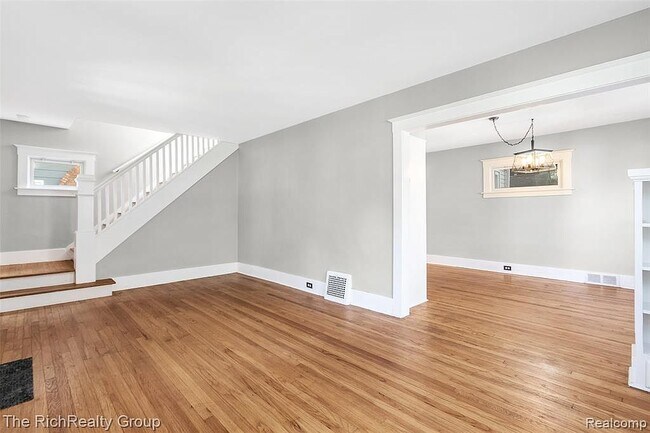 Building Photo - 506 Gardenia Ave