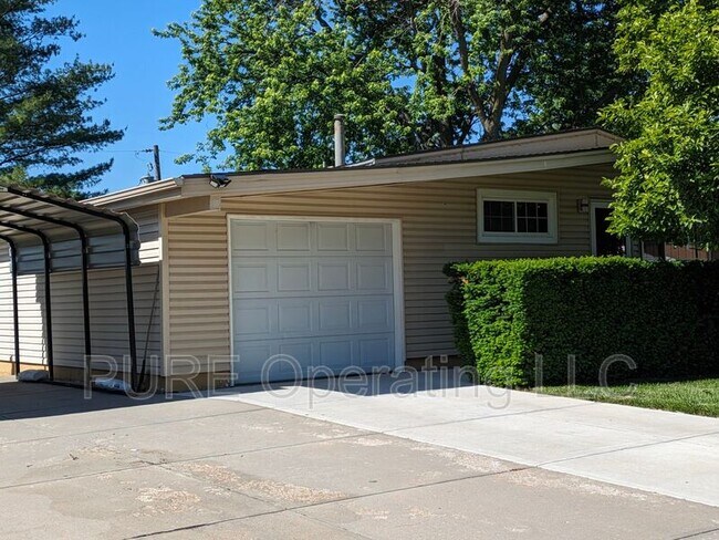 Building Photo - 3405 Cherry Lane